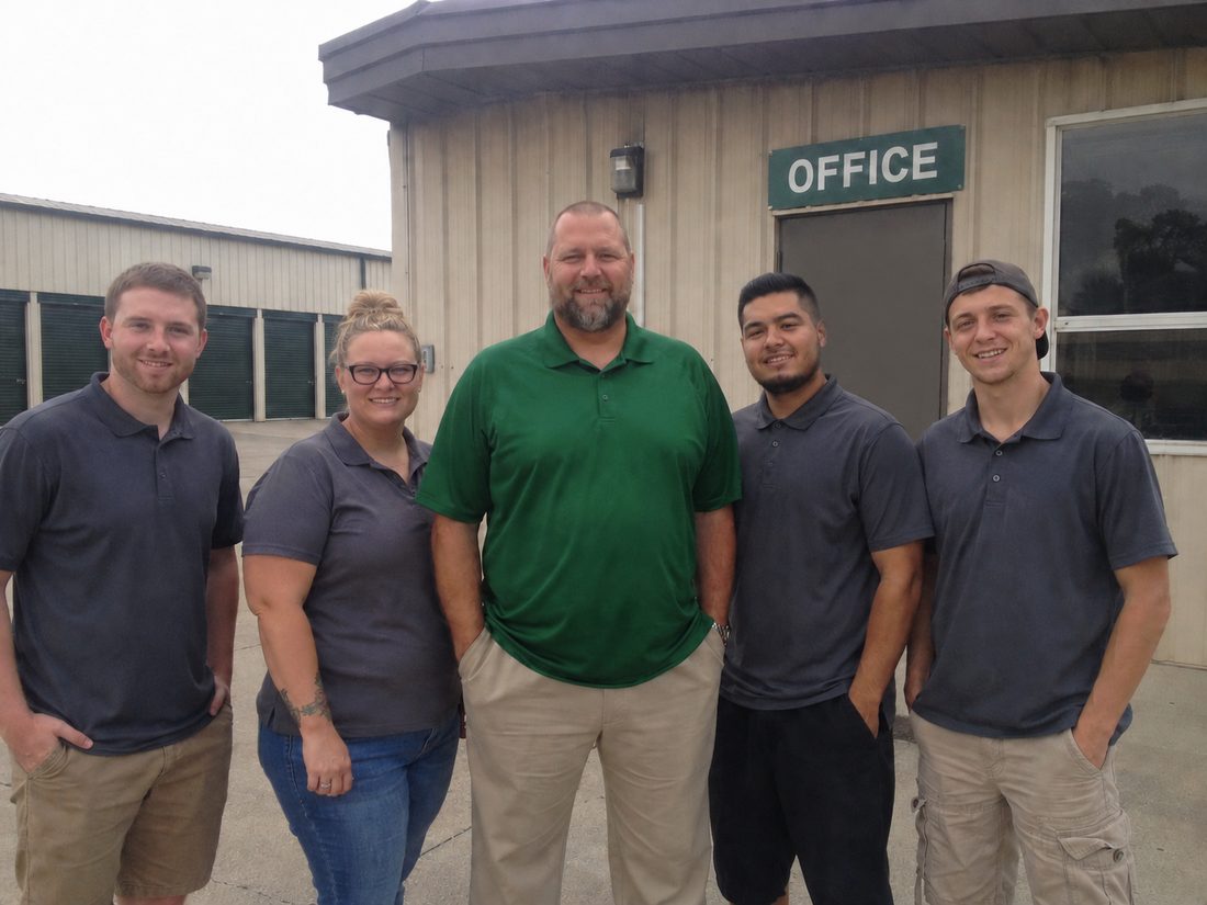 Pest control professionals in Miami Gardens, FL